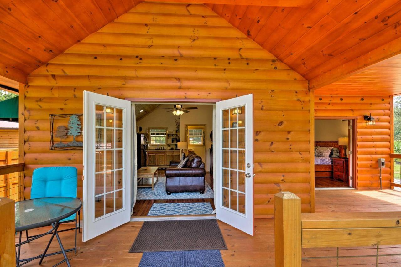 Cozy Riverfront Cabin With Private Deck And Hot Tub! 브라이슨시티 외부 사진